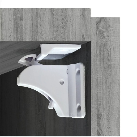 MAGNETIC CHILD SAFTEY LOCKS / cabinets & drawers - Picture 3 of 6